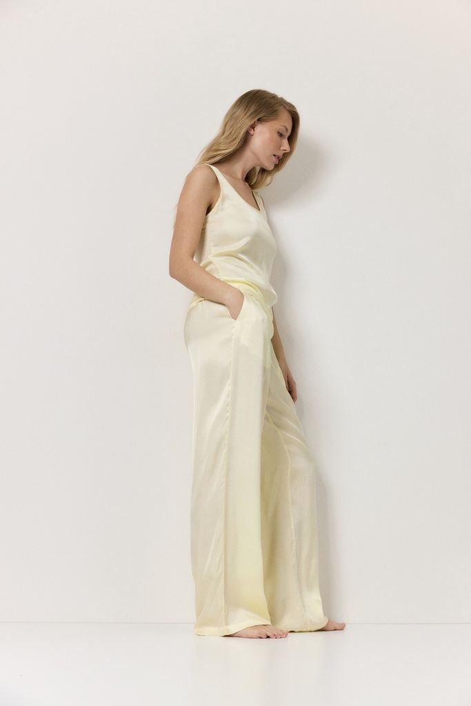Ambrapajamalongside2