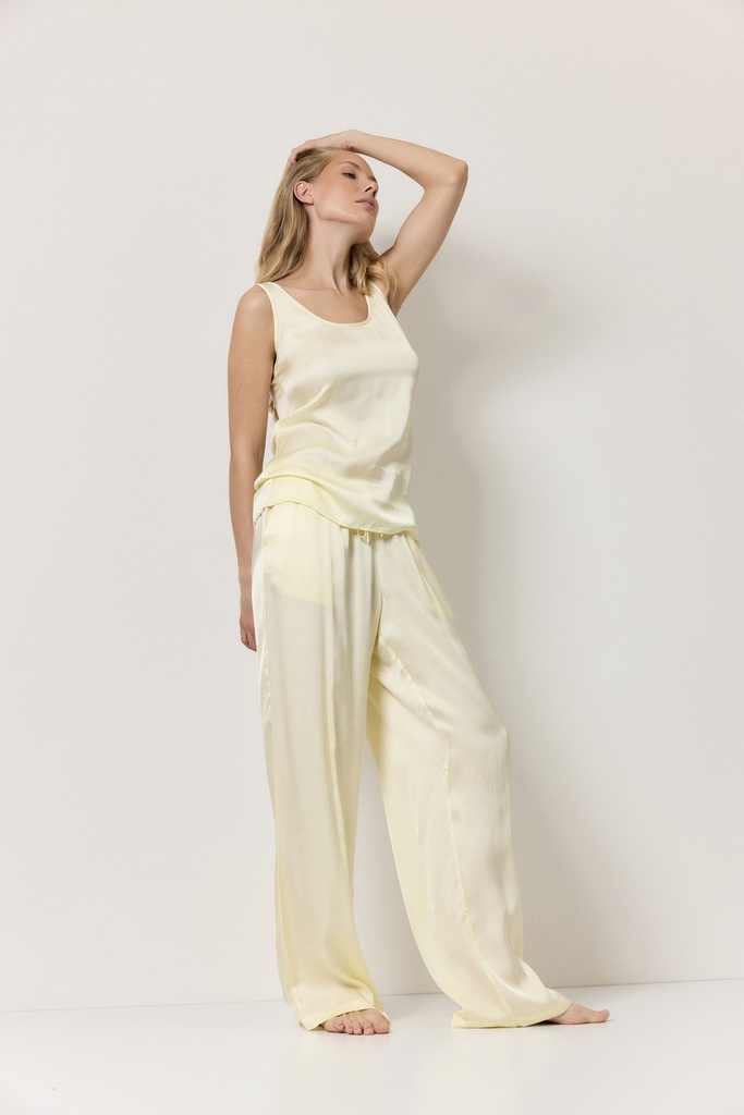 Ambrapajamalongside3